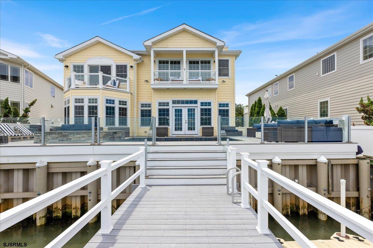 7803 Bayshore Dr