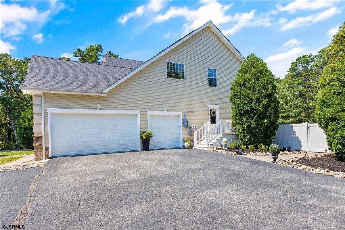 113 Zurich Ave