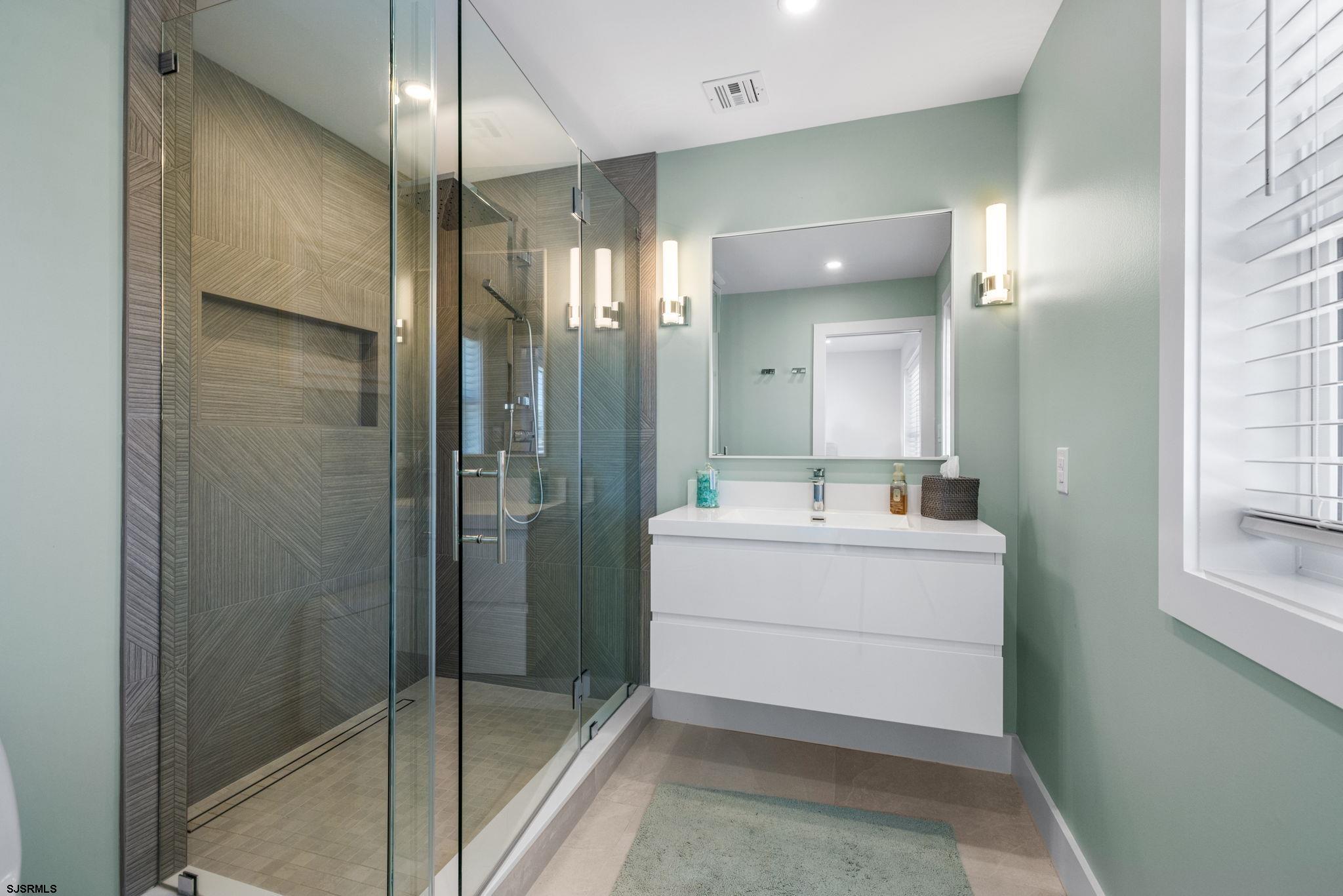 25 N Granville Ave
