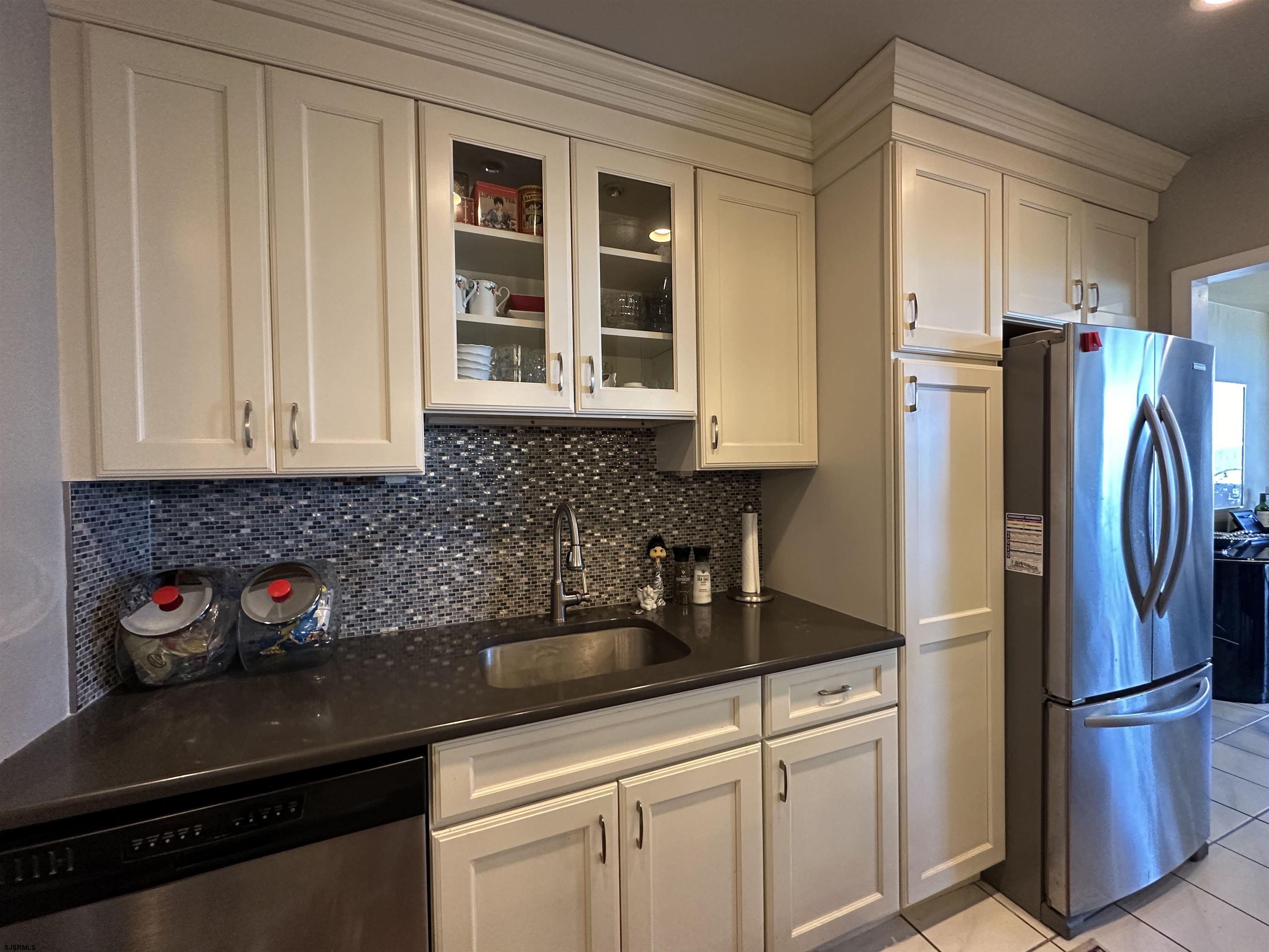 5000 Boardwalk Ave Unit: 213