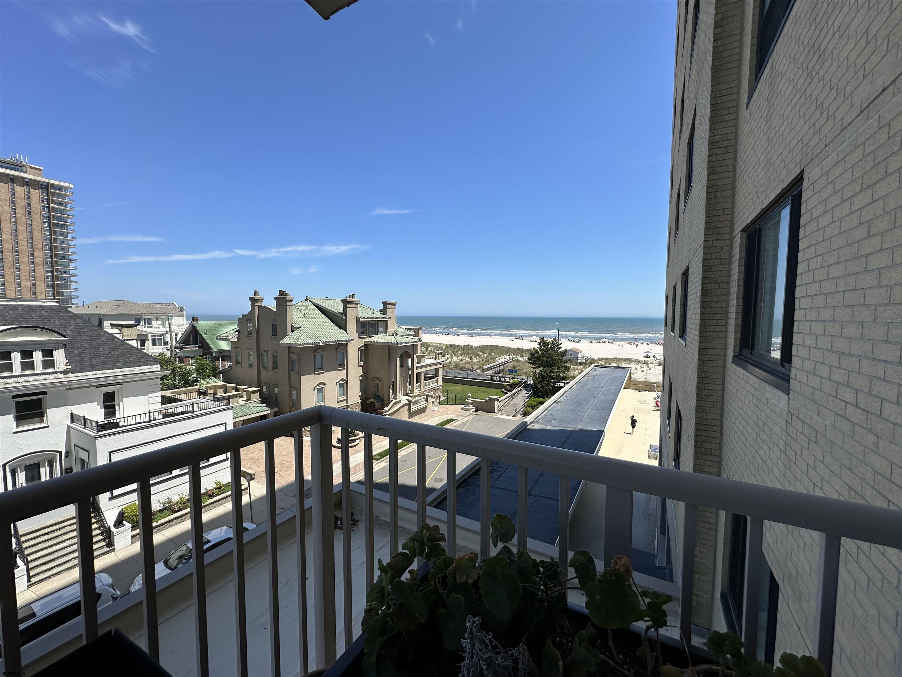5000 Boardwalk Ave Unit: 213