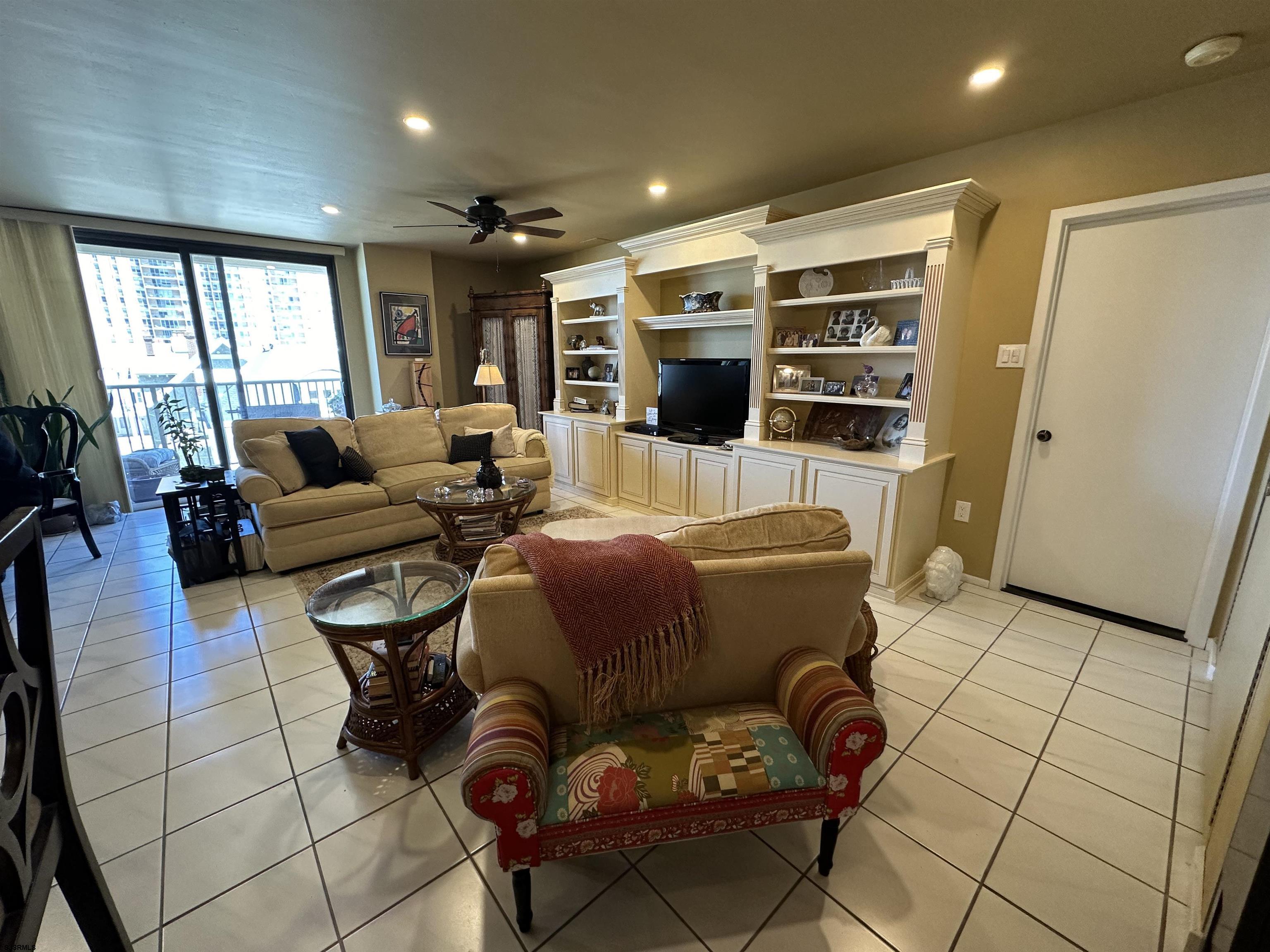 5000 Boardwalk Ave Unit: 213