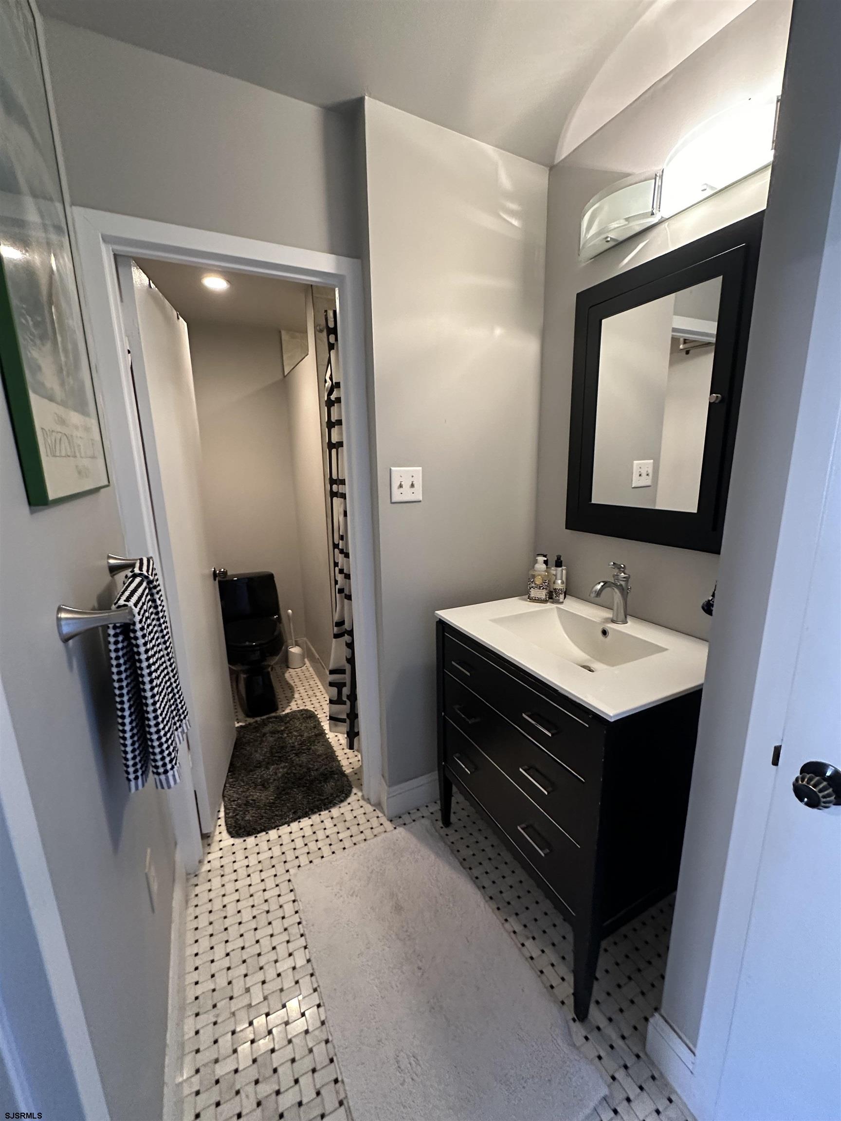 5000 Boardwalk Ave Unit: 213