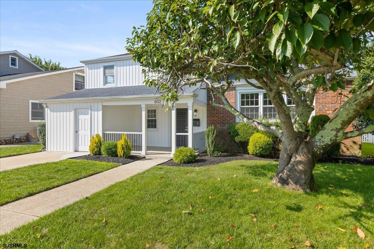 602 N Douglas Ave
