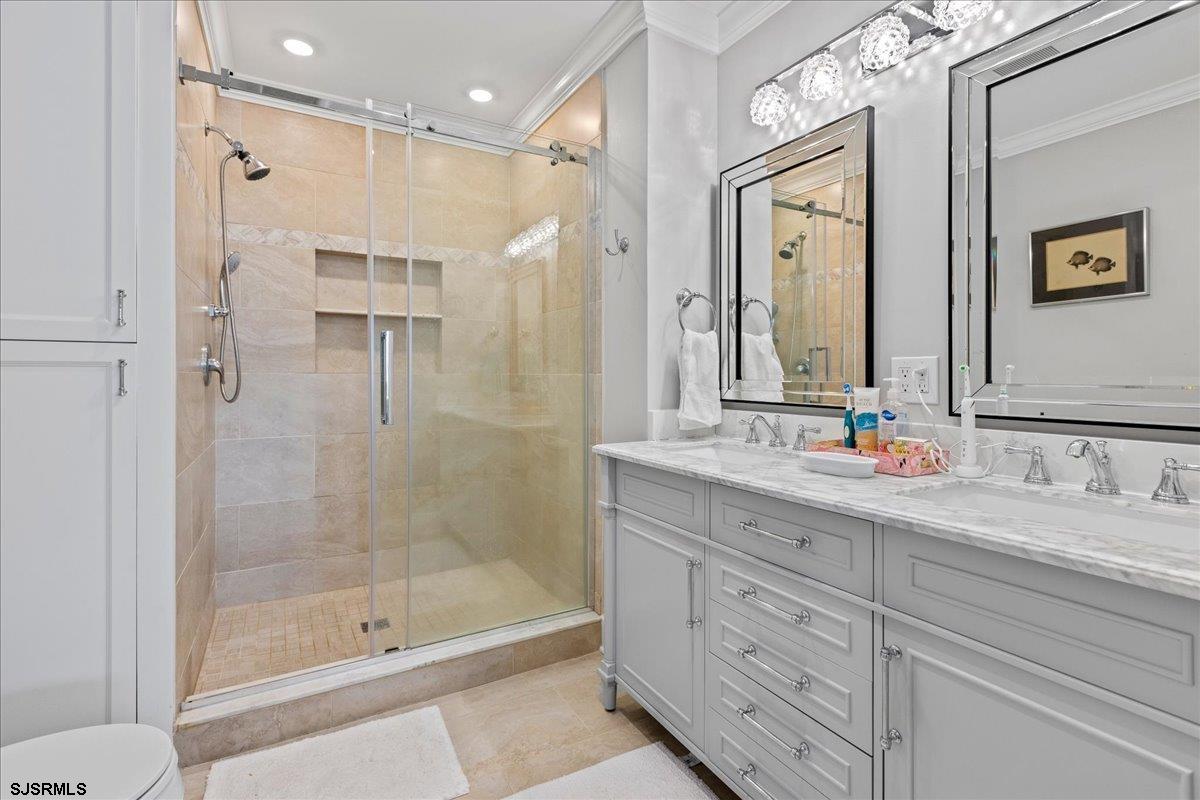 5000 Boardwalk Unit: 703