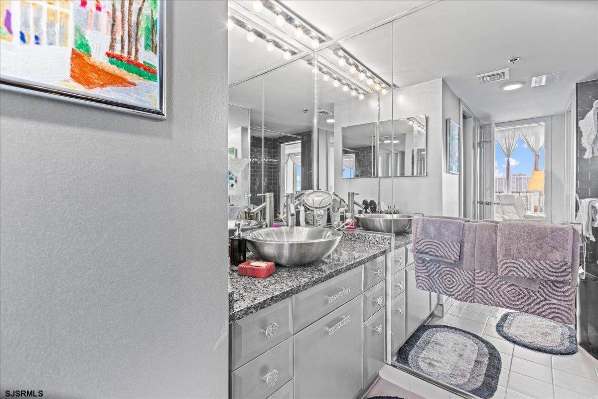 3851 Boardwalk Unit: 1212