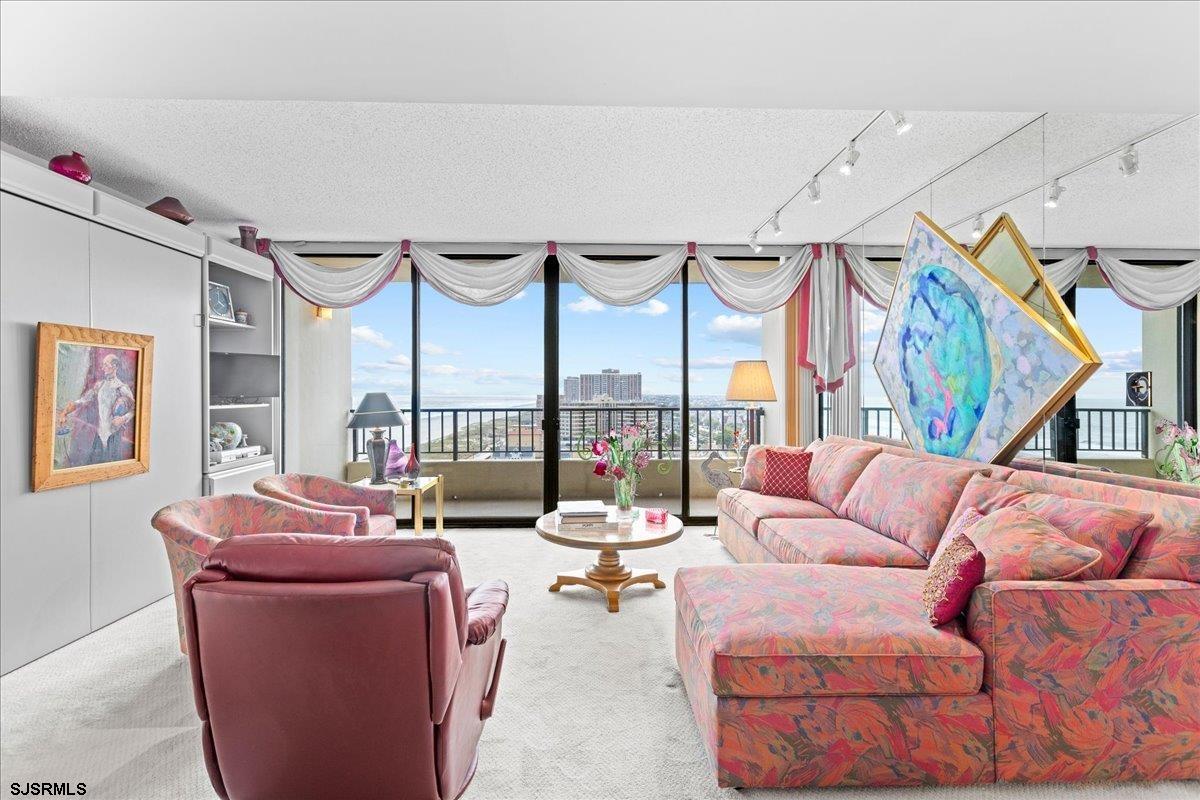 3851 Boardwalk Unit: 1212