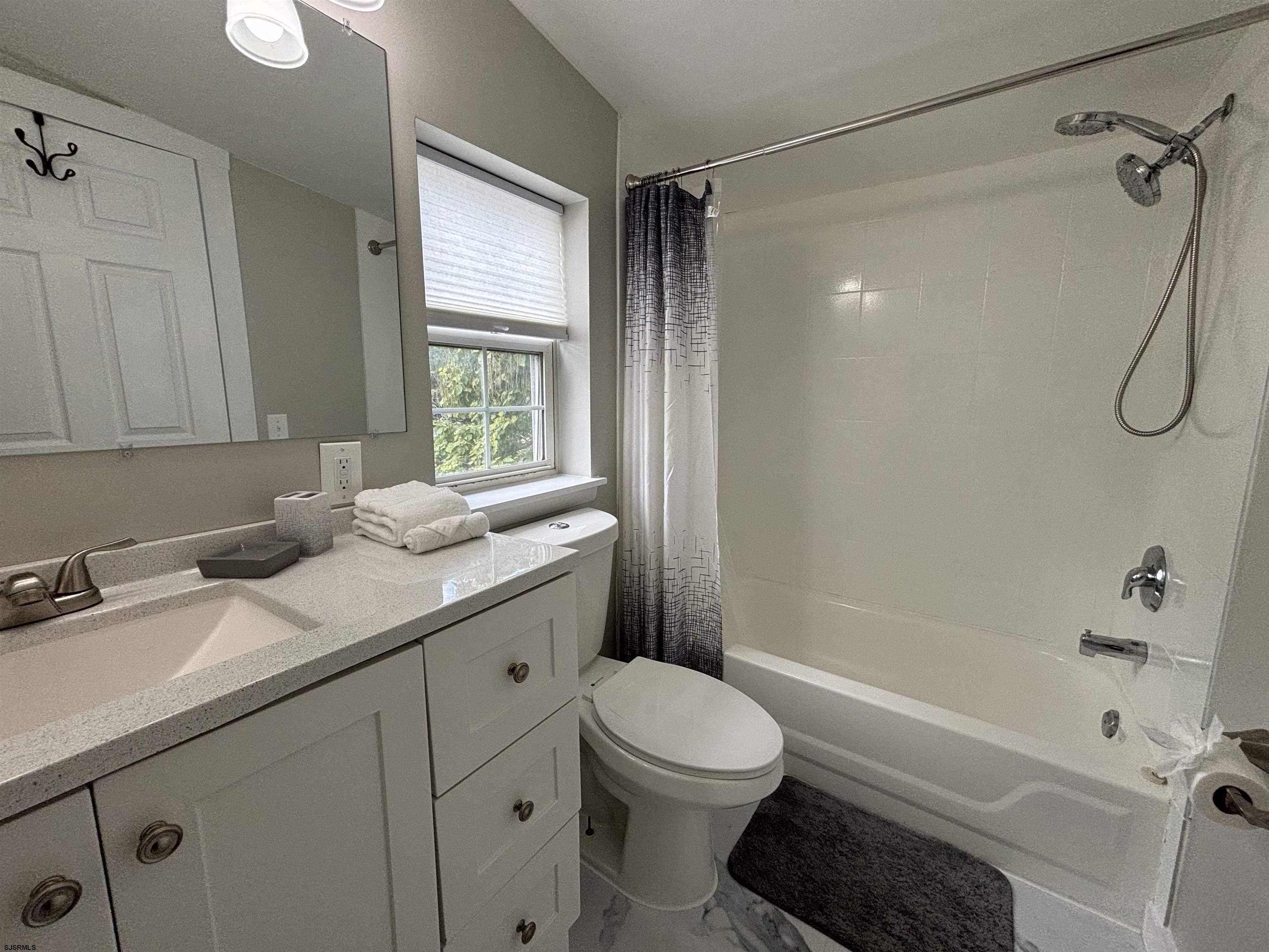 136 E Bayview Ave