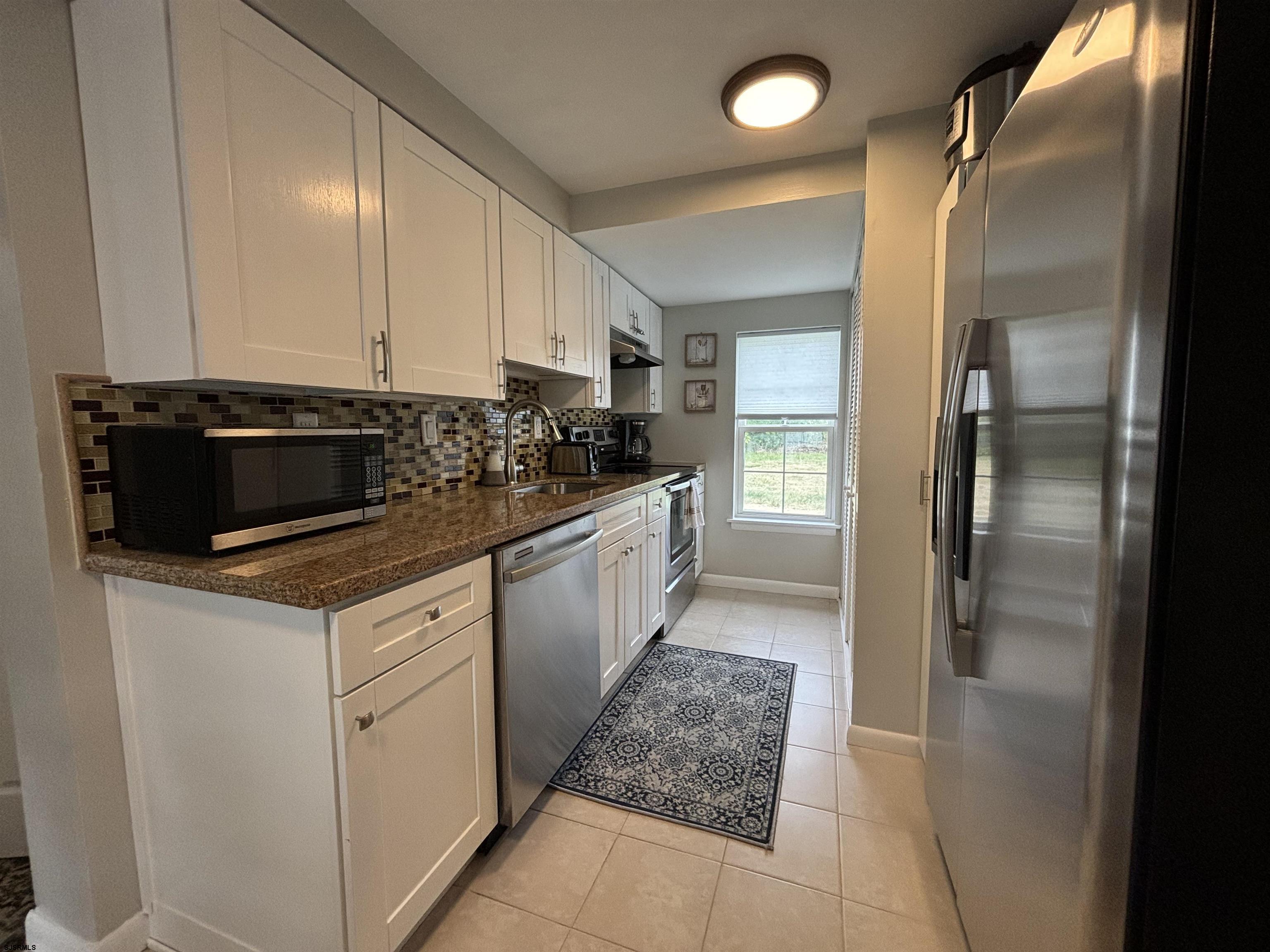 136 E Bayview Ave