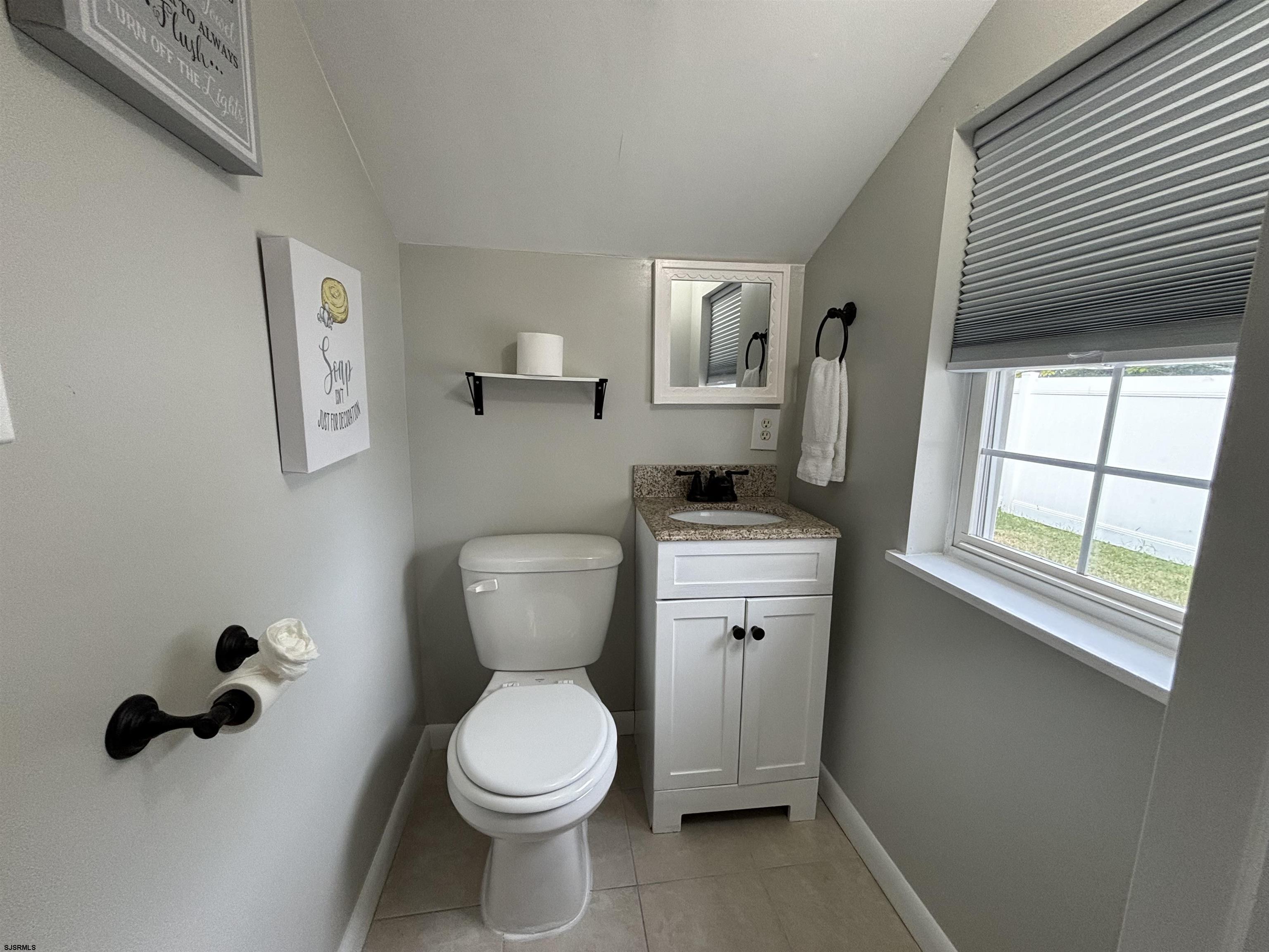 136 E Bayview Ave