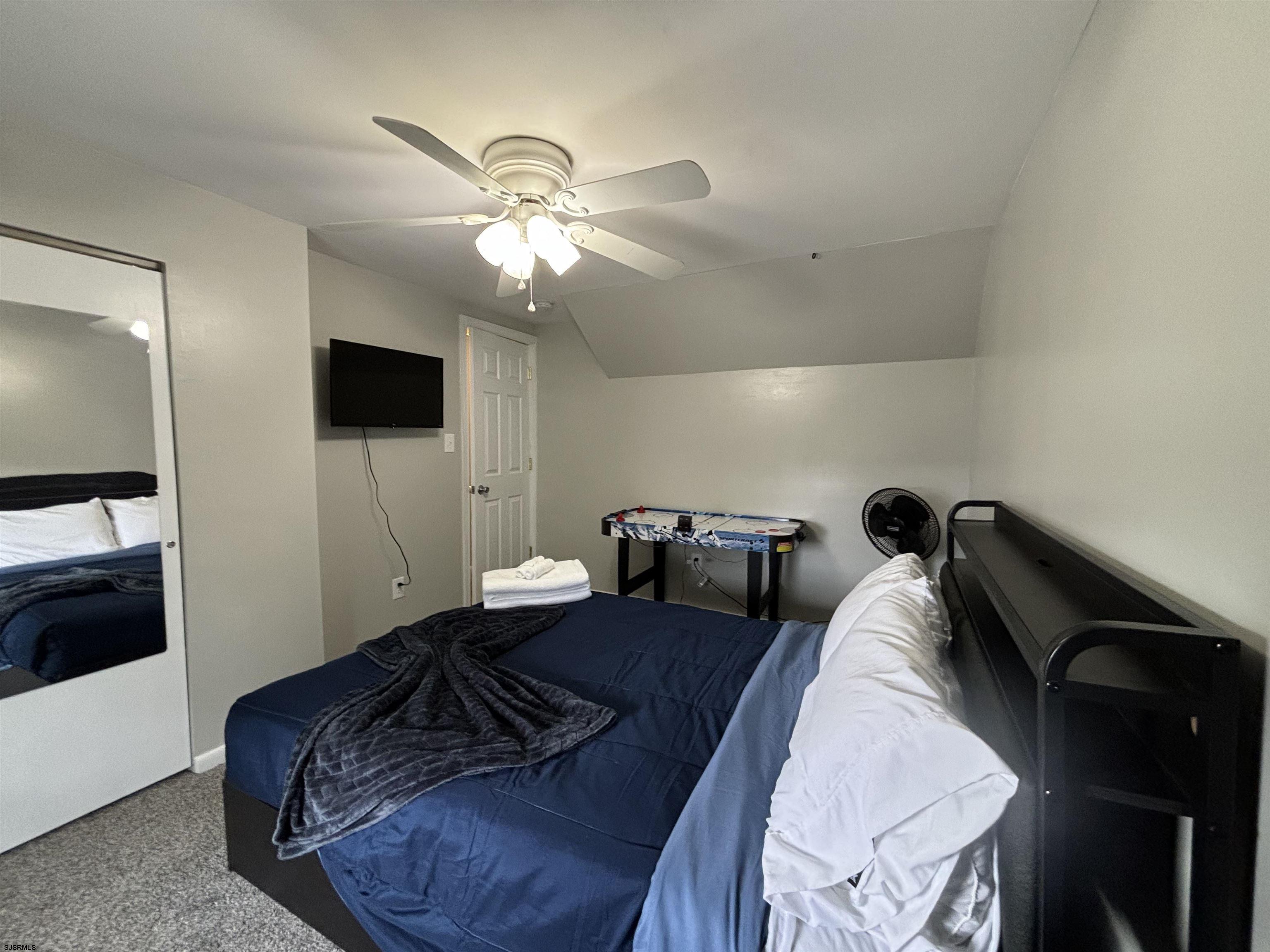 136 E Bayview Ave