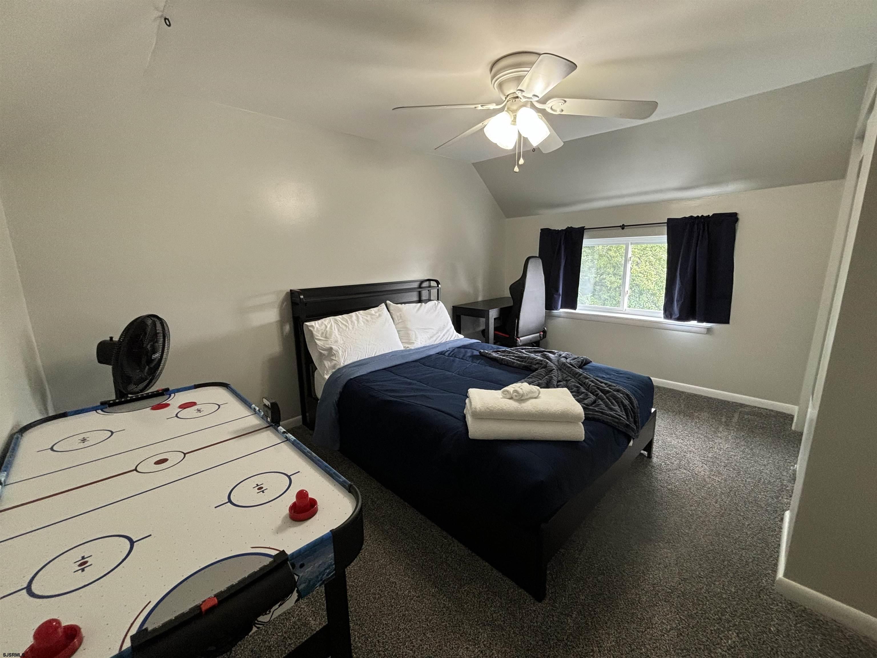 136 E Bayview Ave