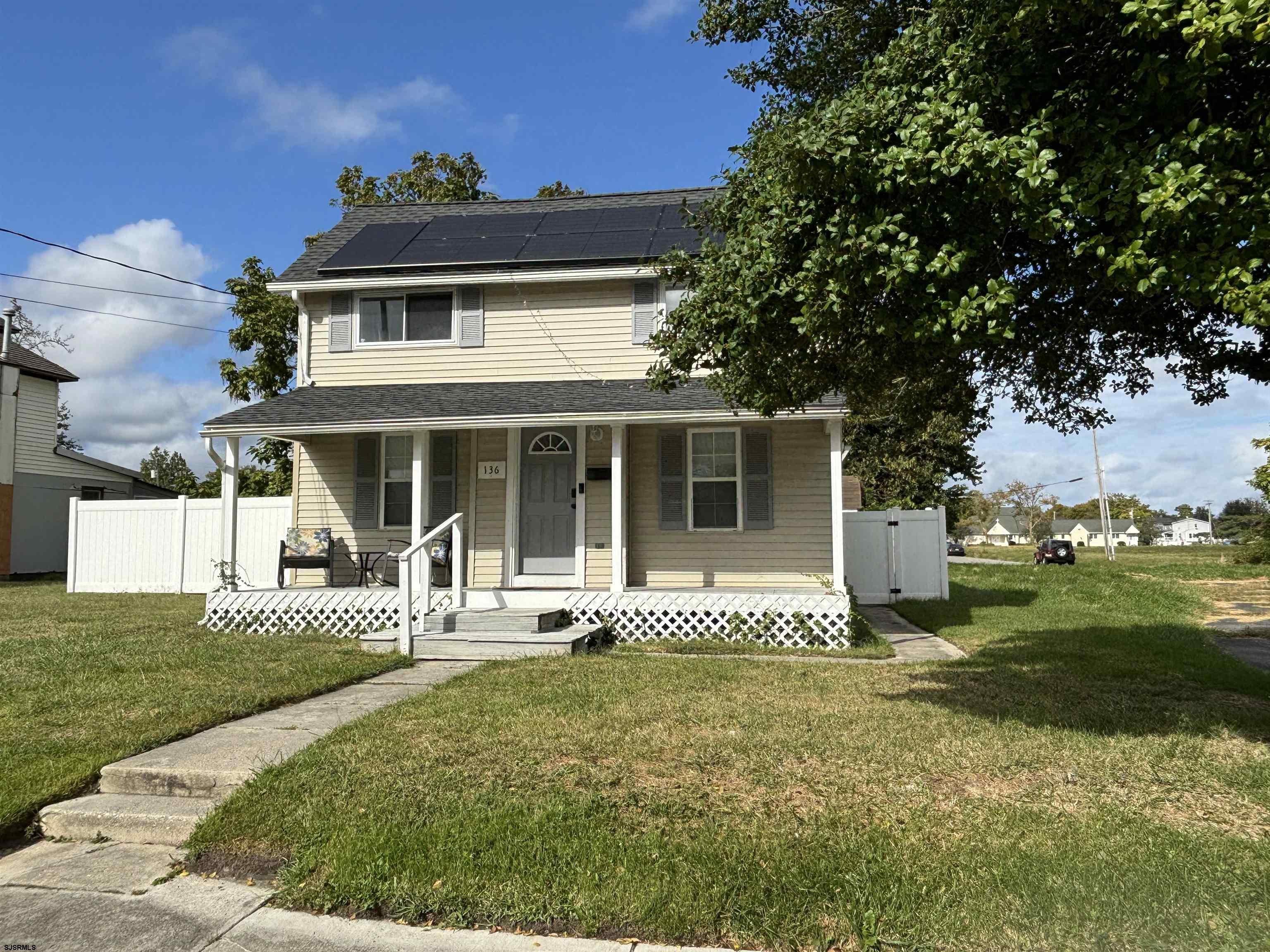 136 E Bayview Ave