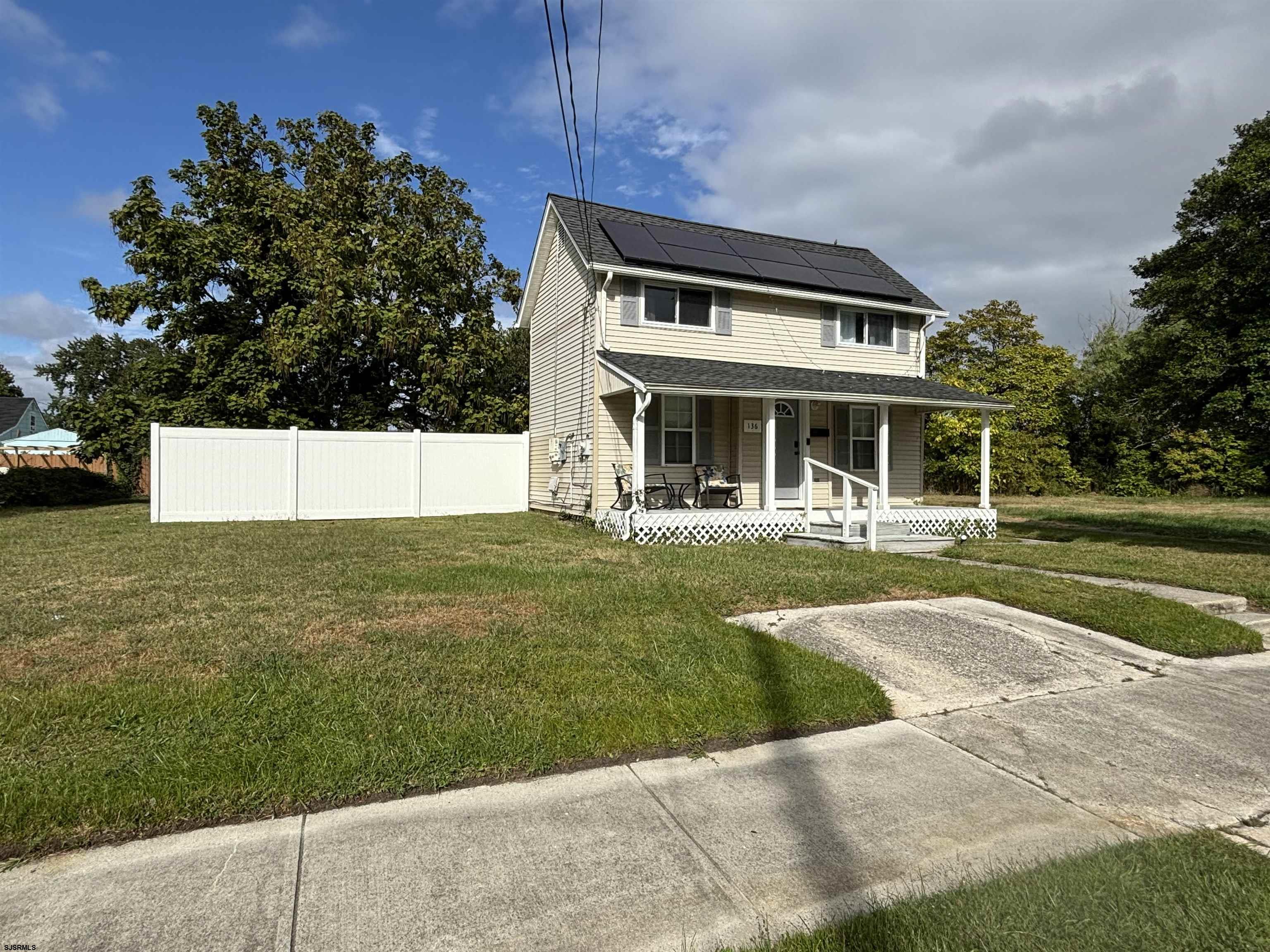 136 E Bayview Ave