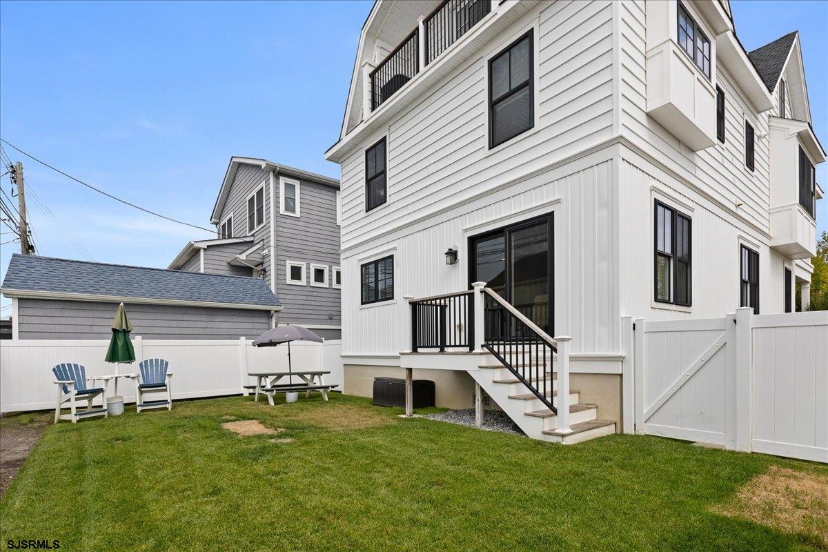 106 N Vendome Ave