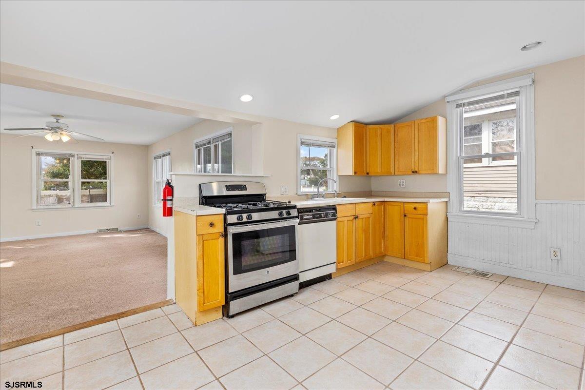 124 E Groveland Ave