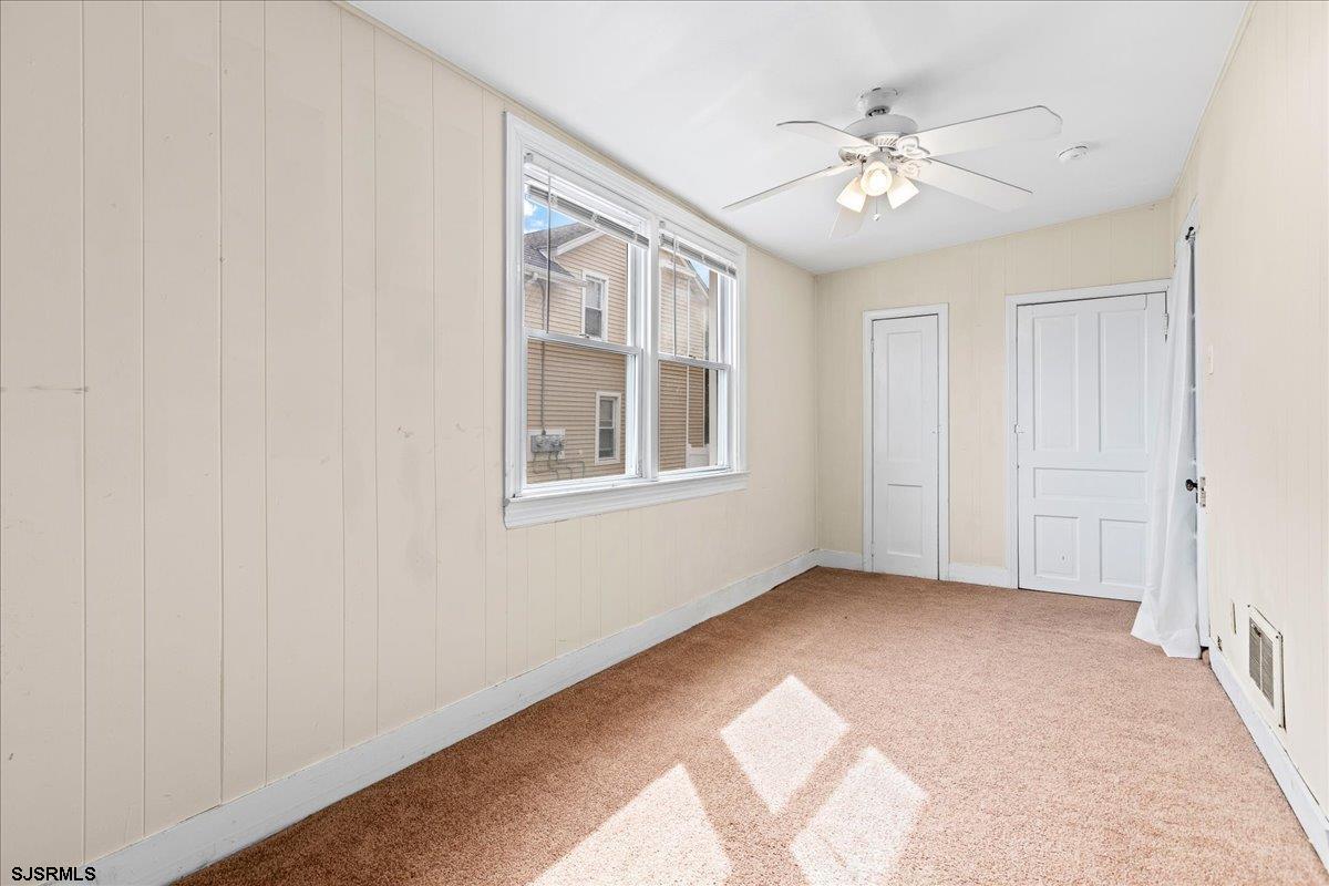 124 E Groveland Ave