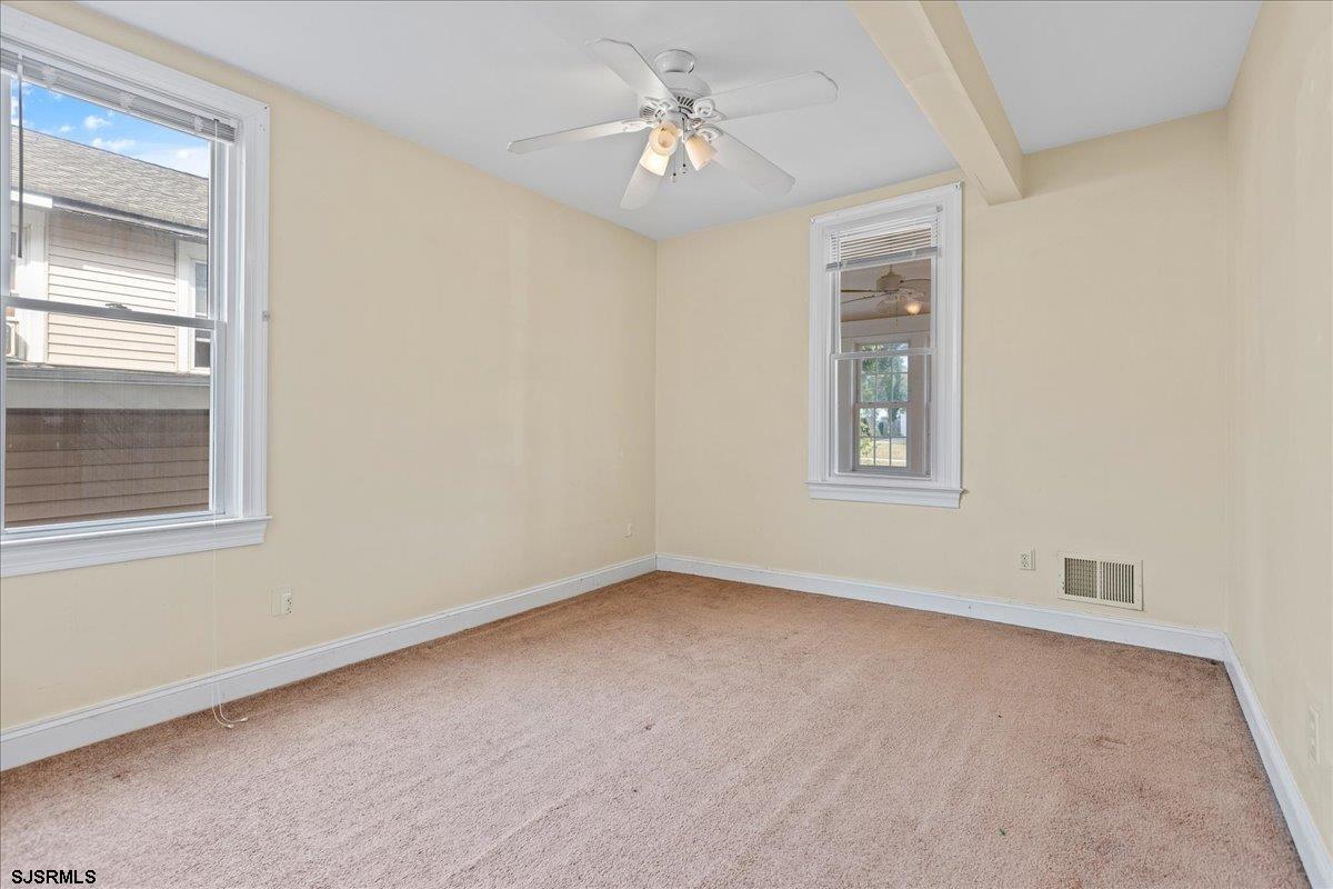 124 E Groveland Ave