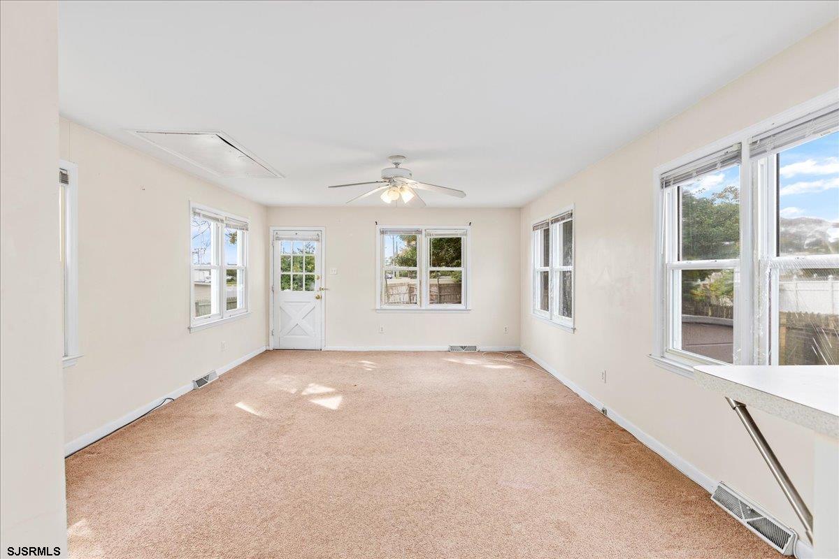 124 E Groveland Ave