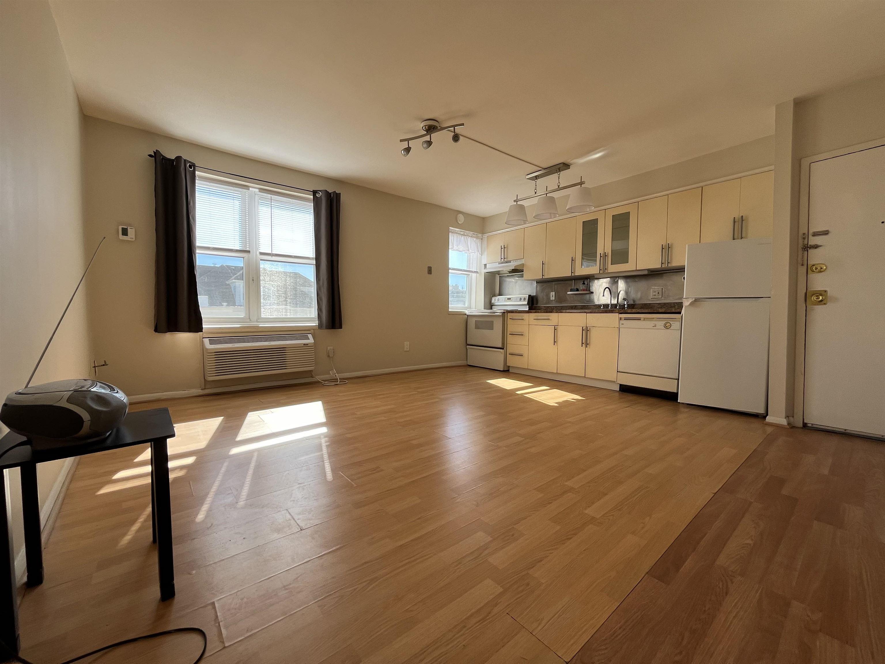 19 S Windsor Ave Unit: C3