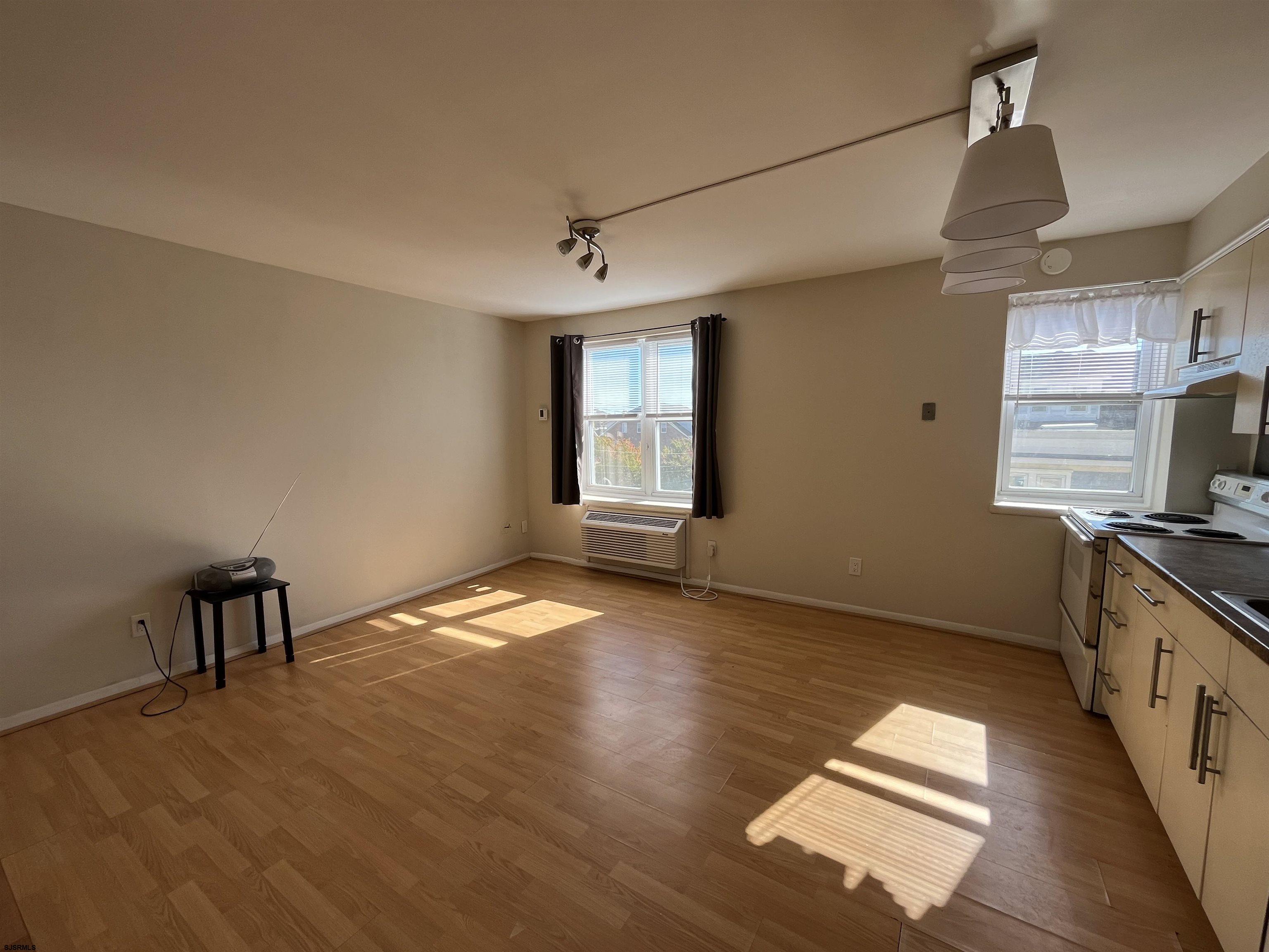 19 S Windsor Ave Unit: C3