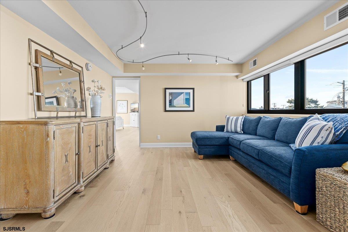 2700 Atlantic Ave Unit: 301
