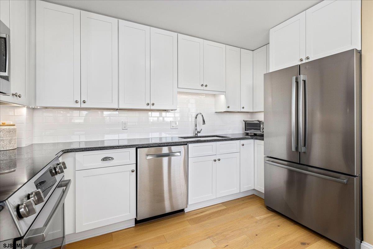 2700 Atlantic Ave Unit: 301