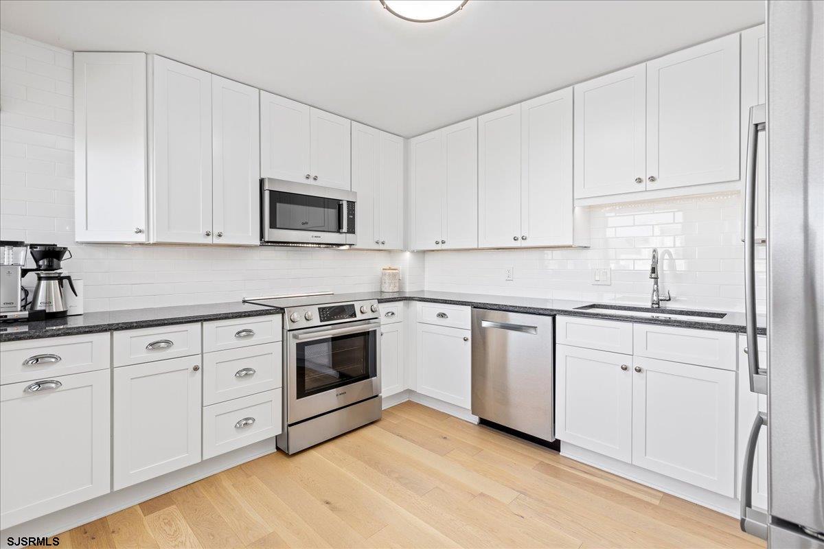2700 Atlantic Ave Unit: 301