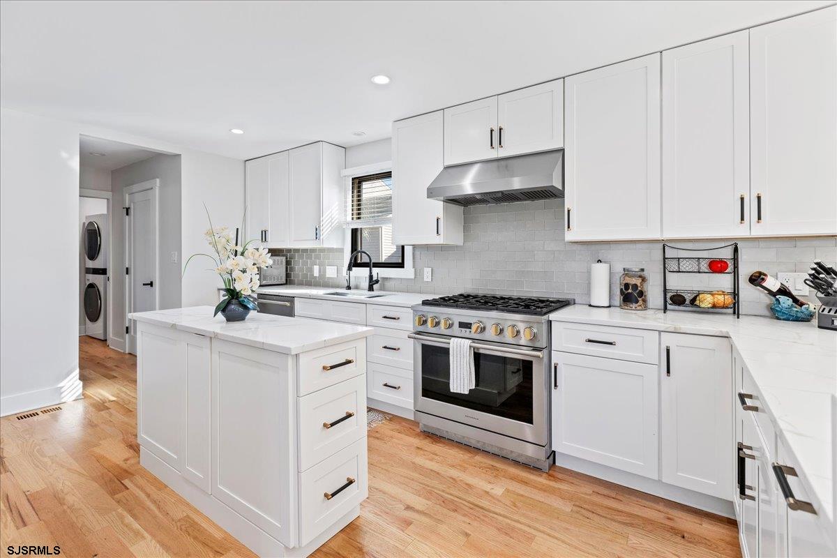 5 Bayshore Ct