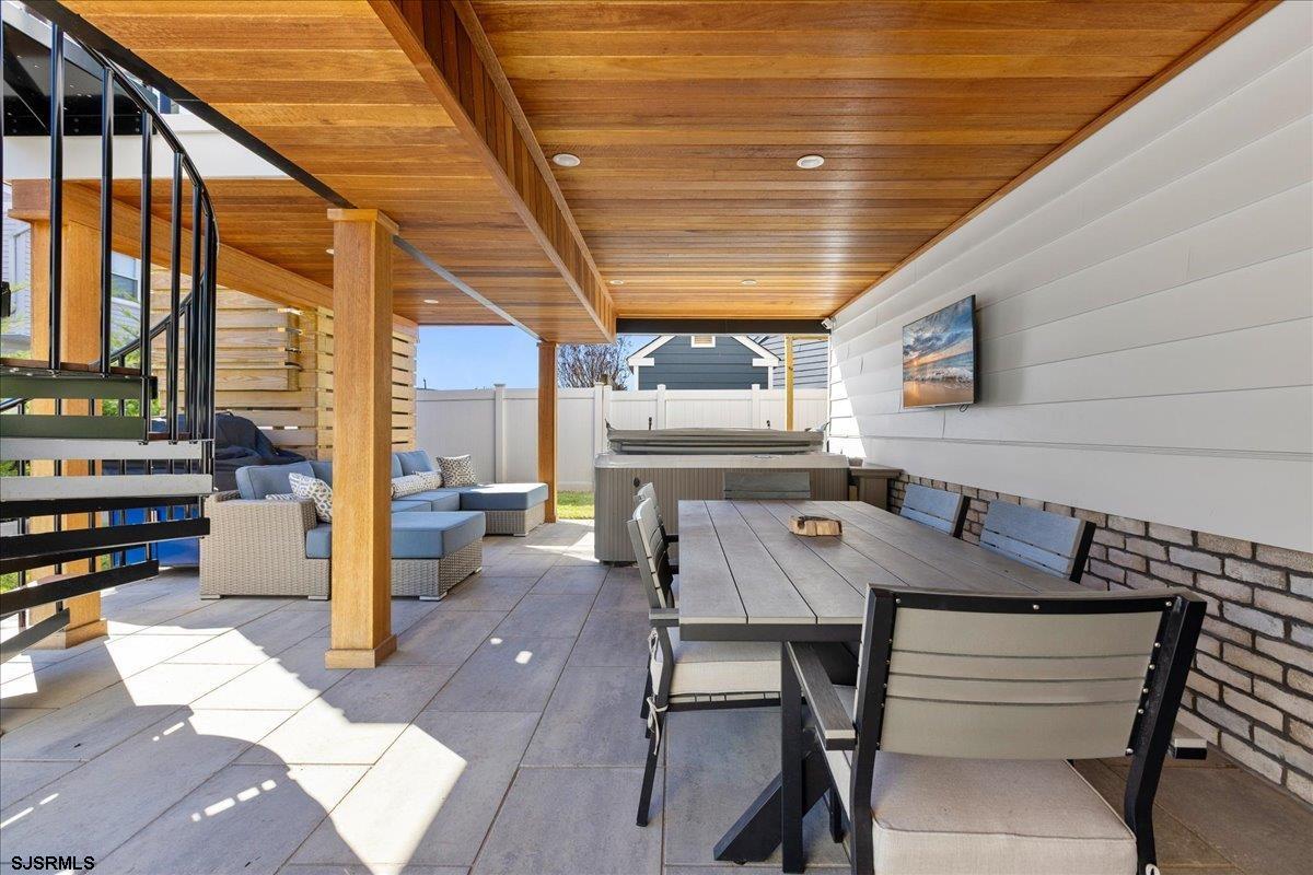 5 Bayshore Ct