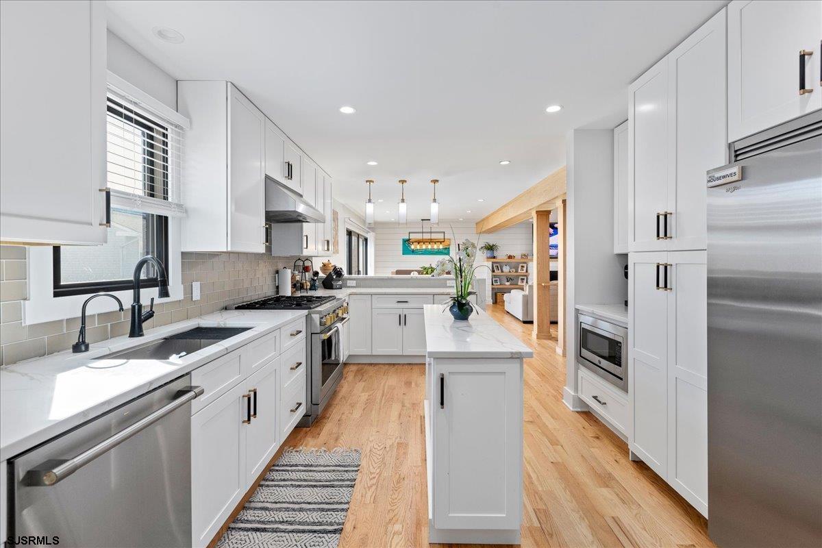 5 Bayshore Ct