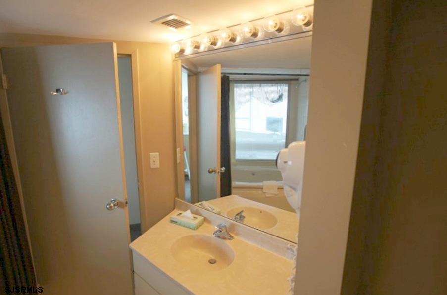 1515 Boardwalk Unit: 2606