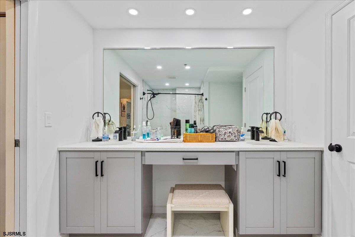 3101 Boardwalk Unit: 2702-2