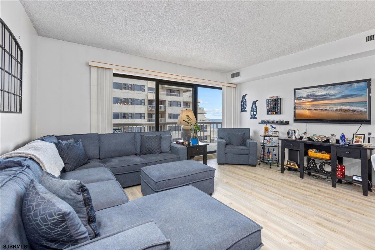 3101 Boardwalk Unit: 2702-2