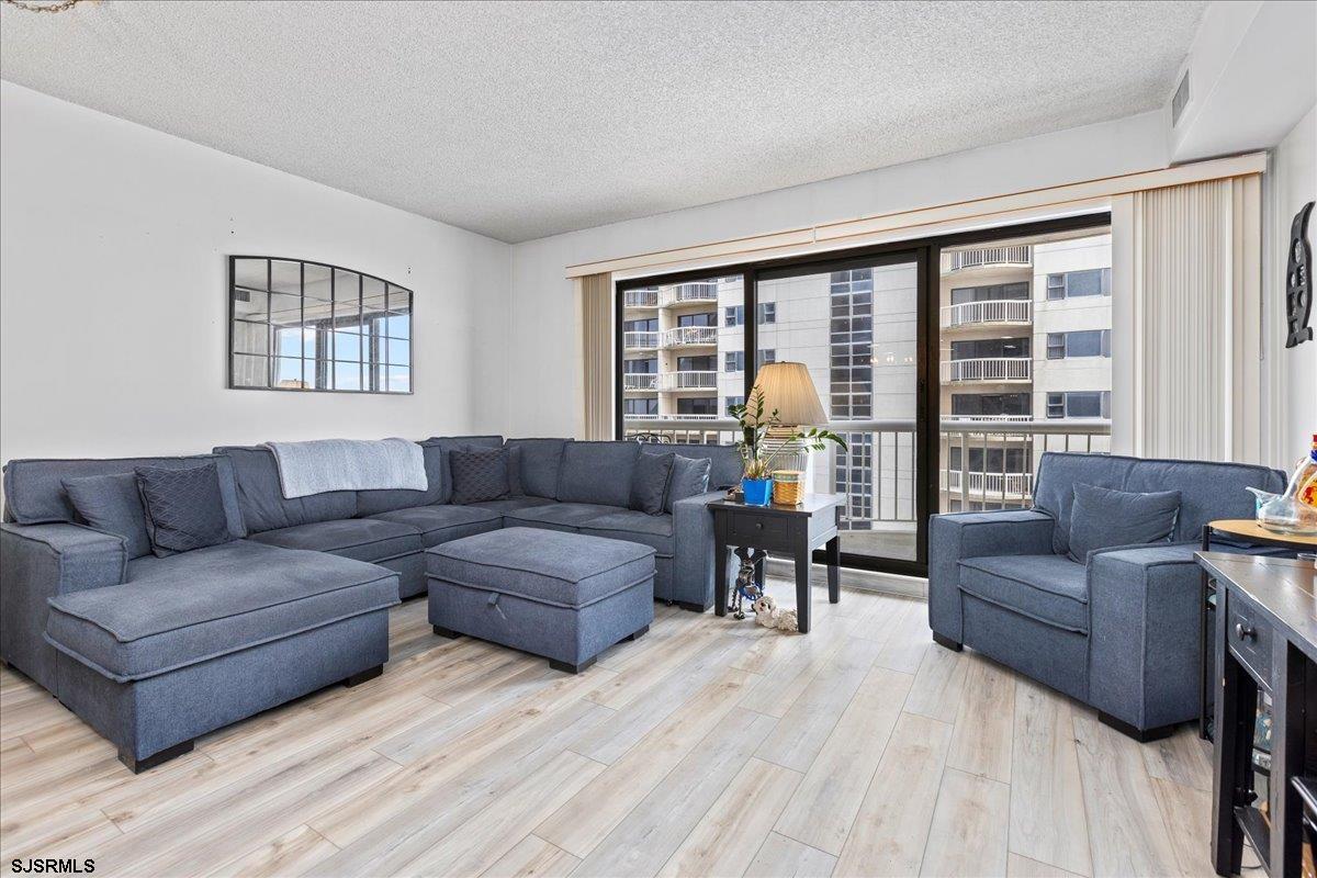 3101 Boardwalk Unit: 2702-2