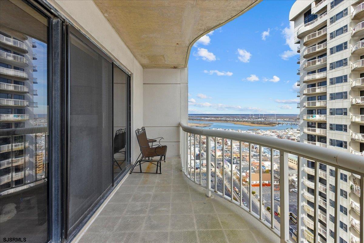 3101 Boardwalk Unit: 2702-2