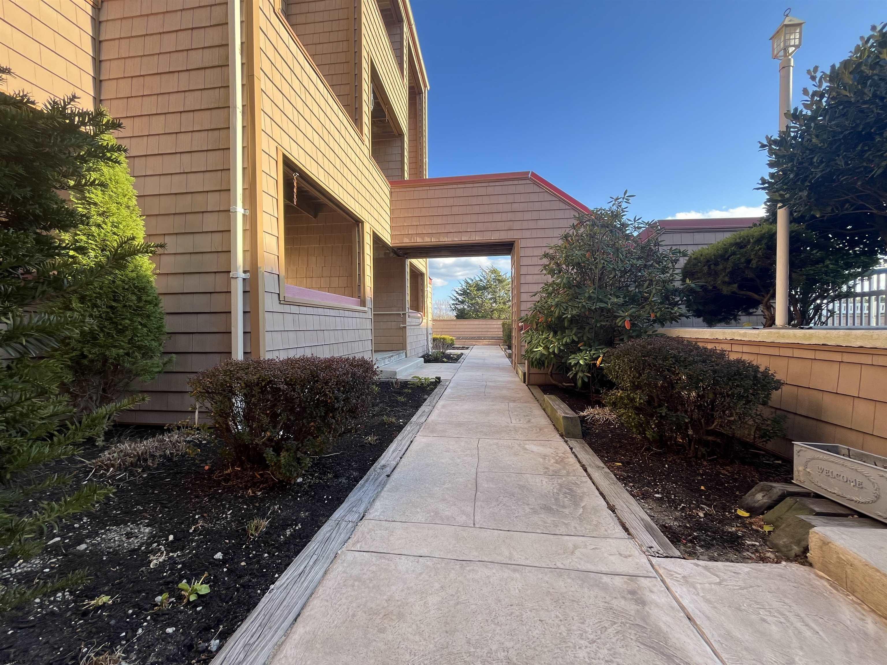 330 S 42nd St Unit: A04