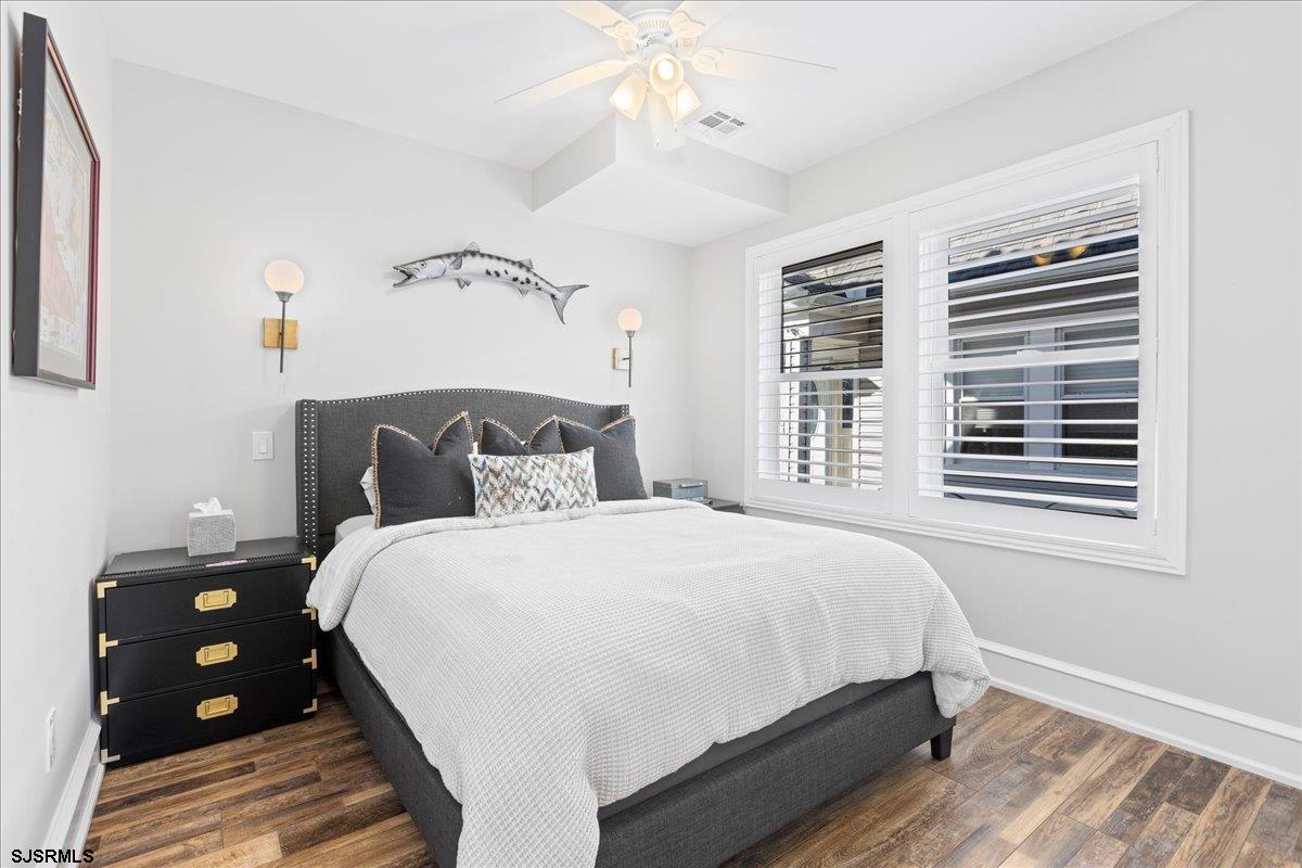 7 N Jasper Ave