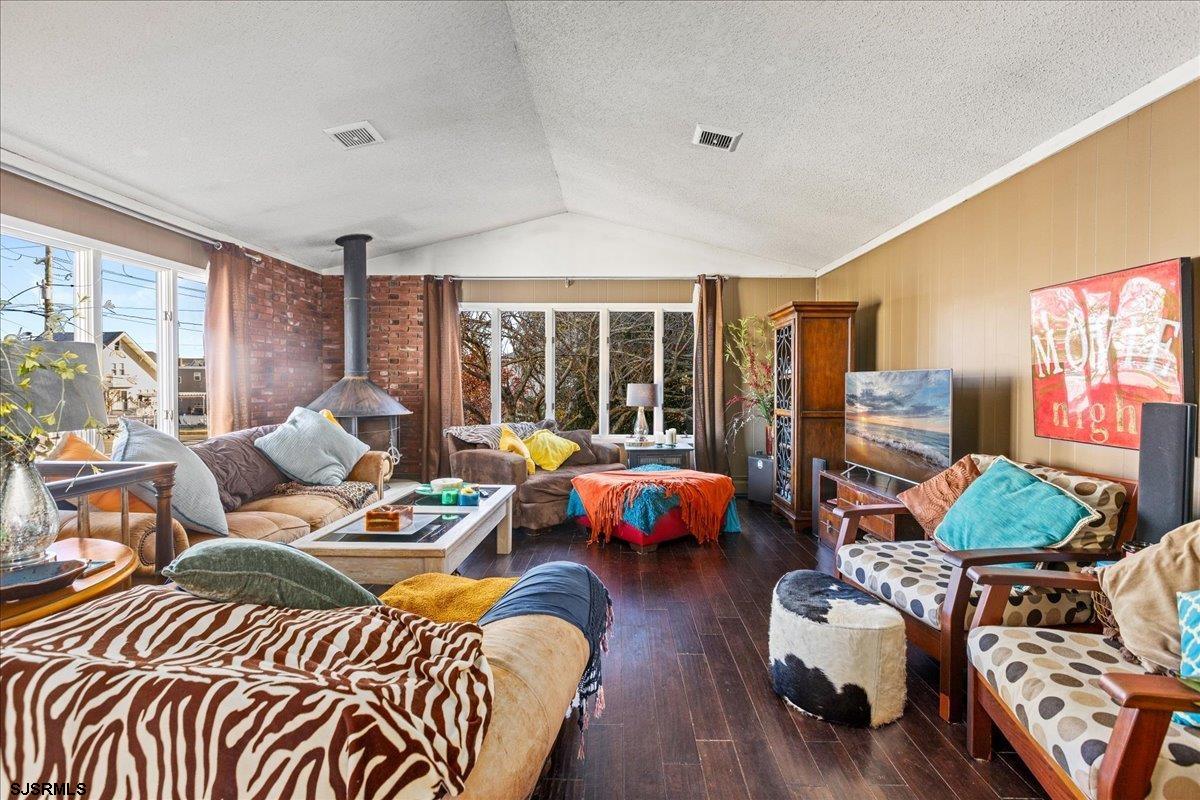 300 Wesley Ave