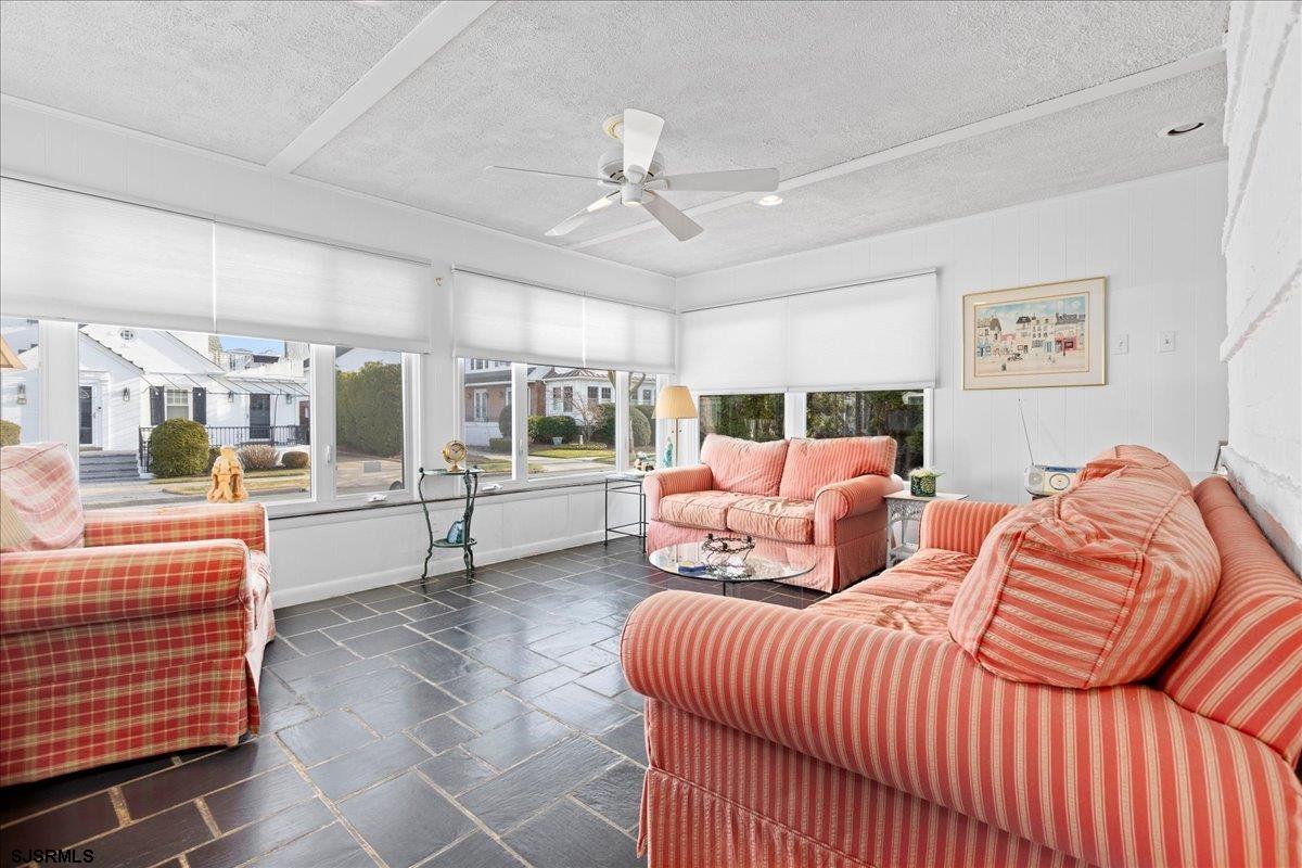 2 N Pembroke Ave