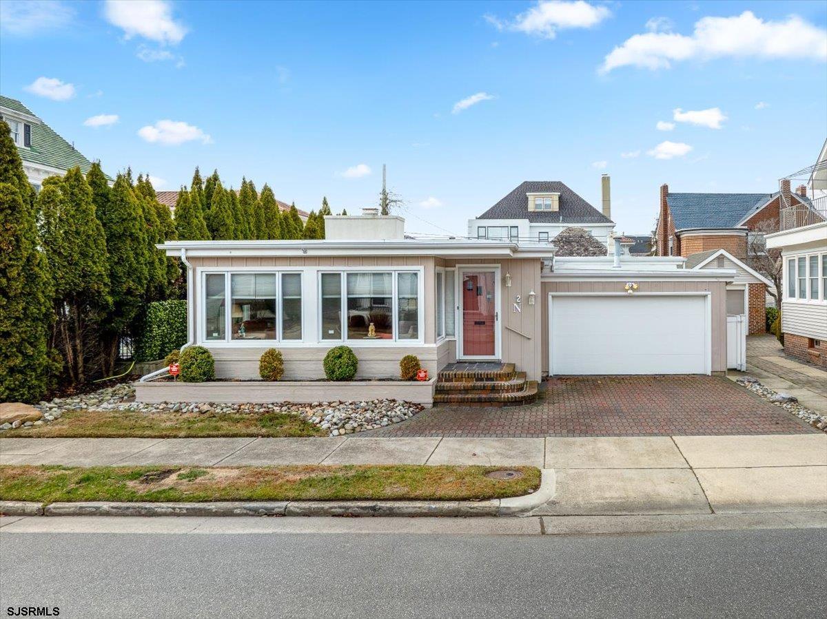 2 N Pembroke Ave