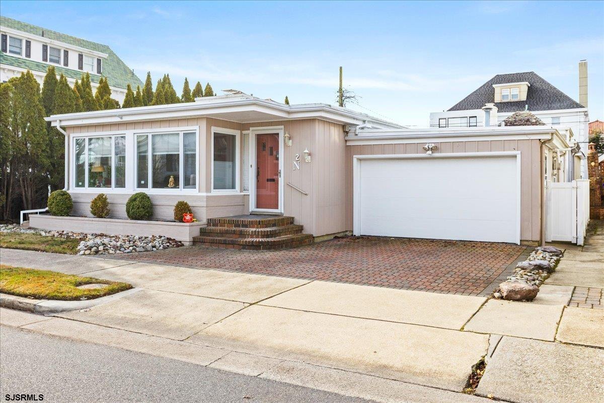 2 N Pembroke Ave