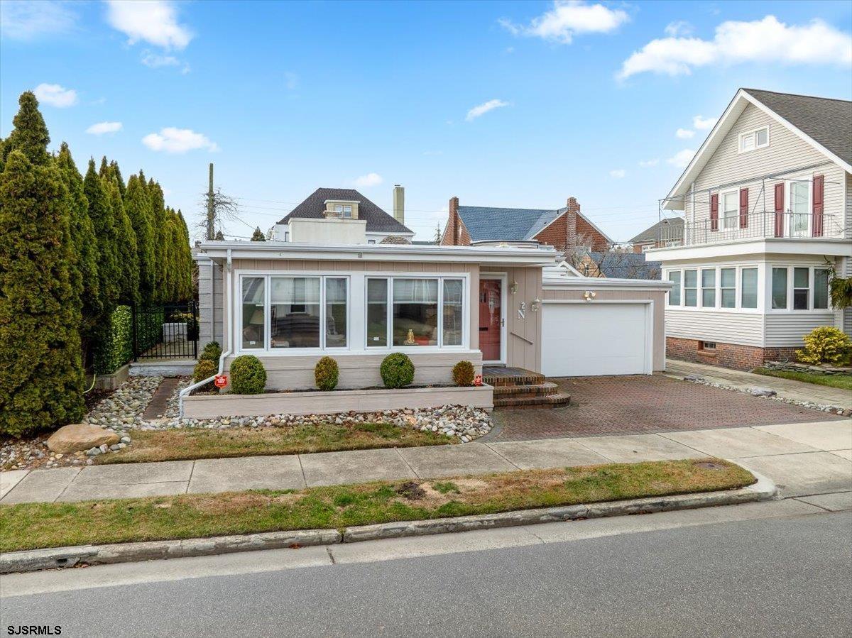 2 N Pembroke Ave