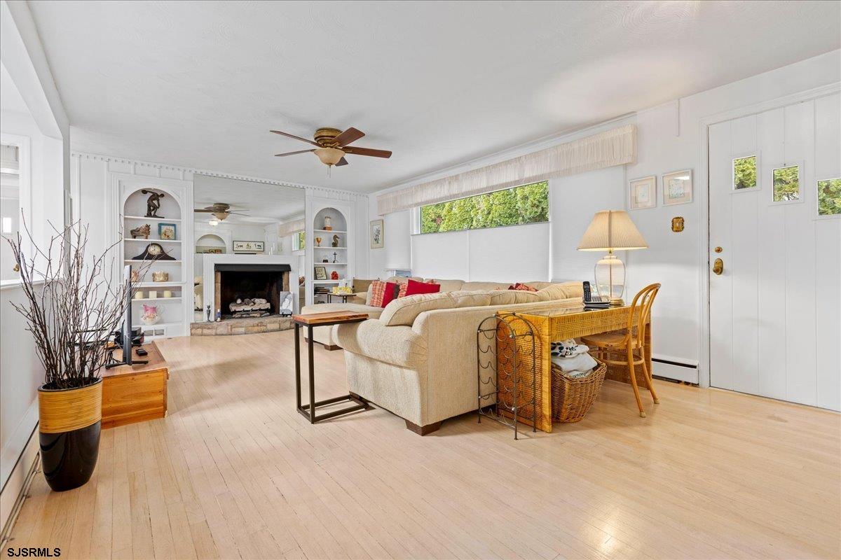 2 N Pembroke Ave
