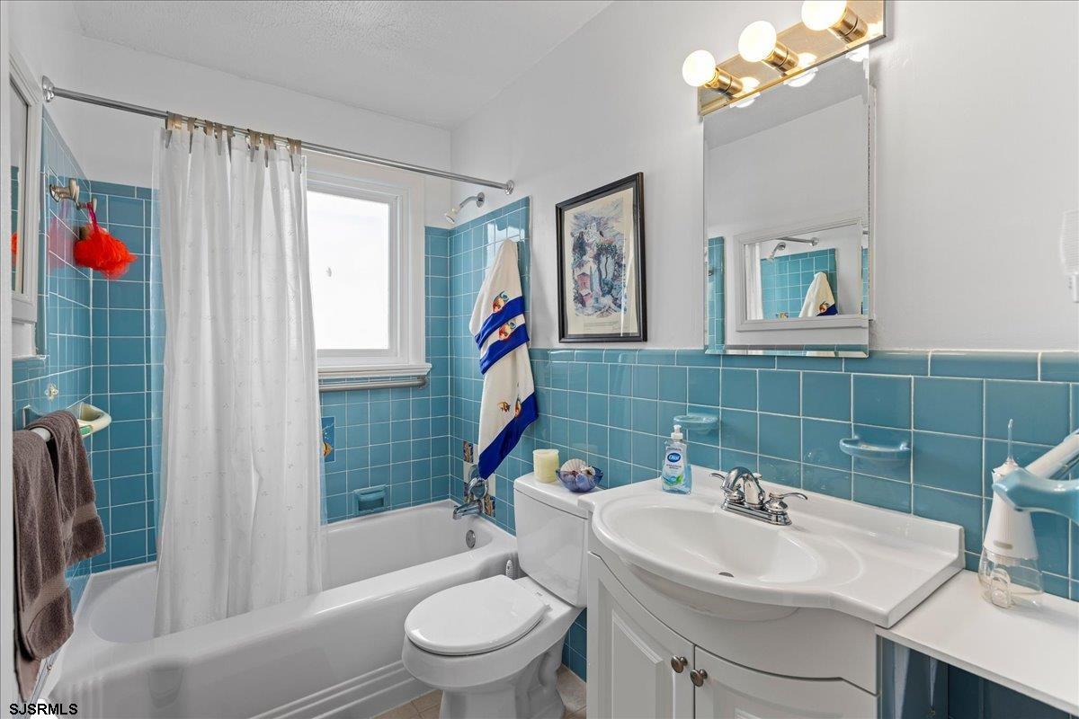 2 N Pembroke Ave