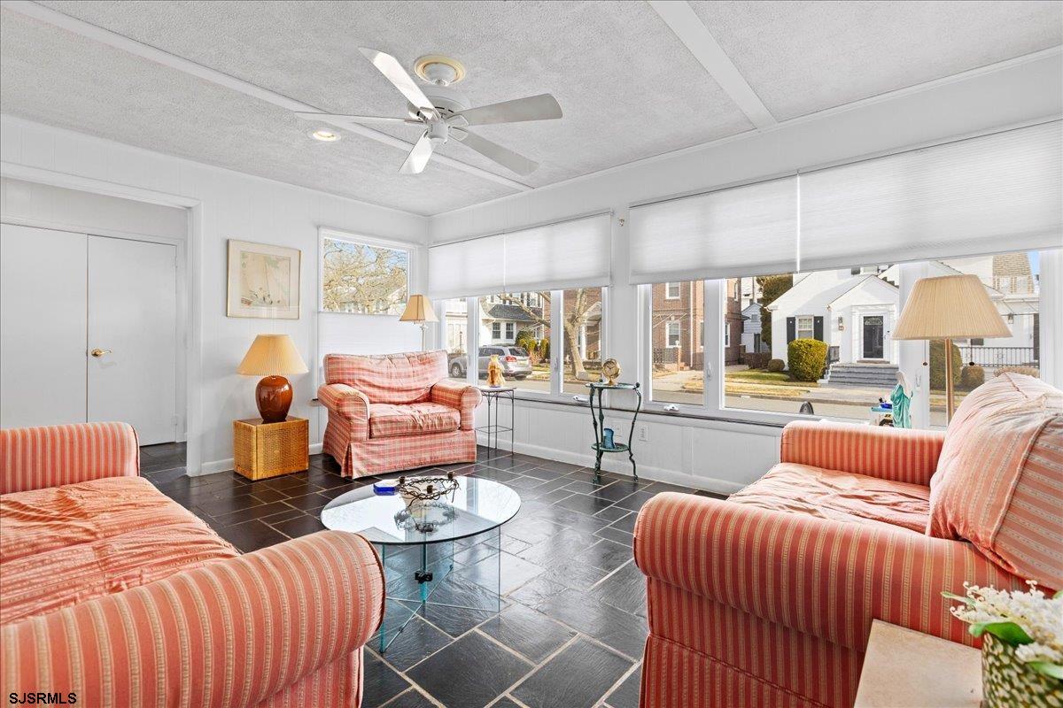 2 N Pembroke Ave