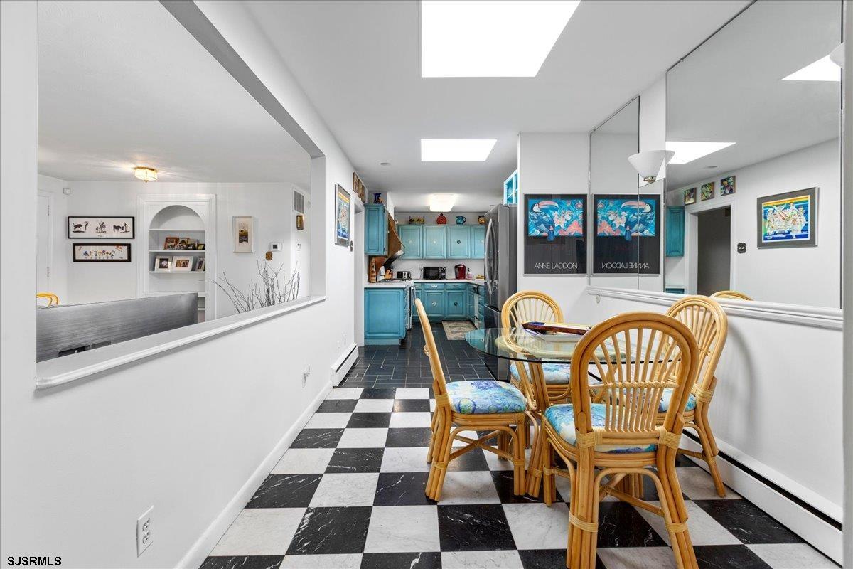 2 N Pembroke Ave