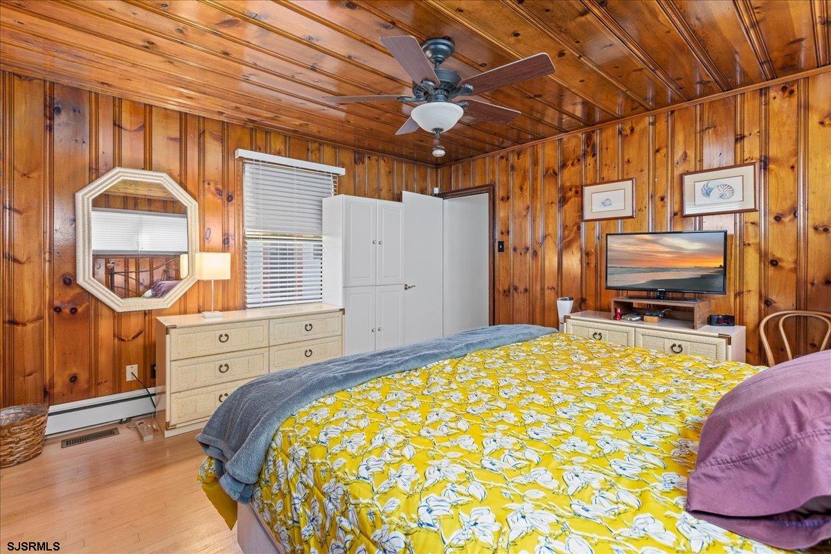 2 N Pembroke Ave