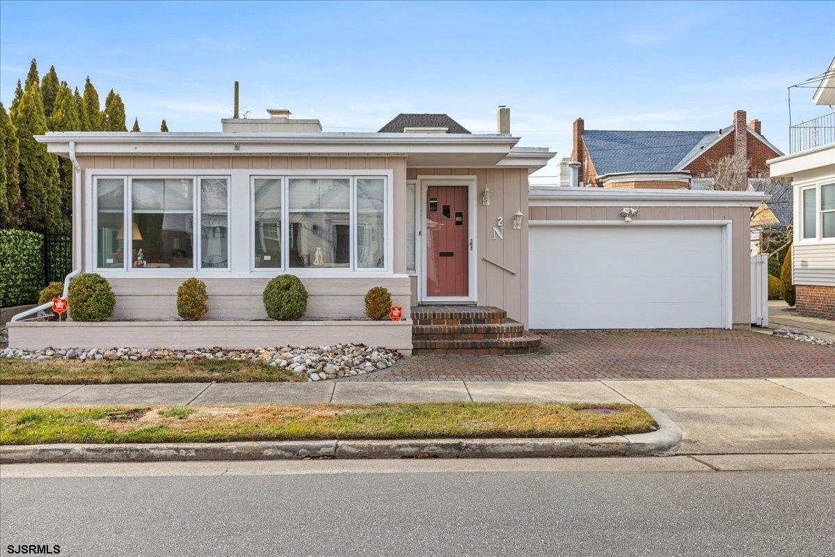 2 N Pembroke Ave