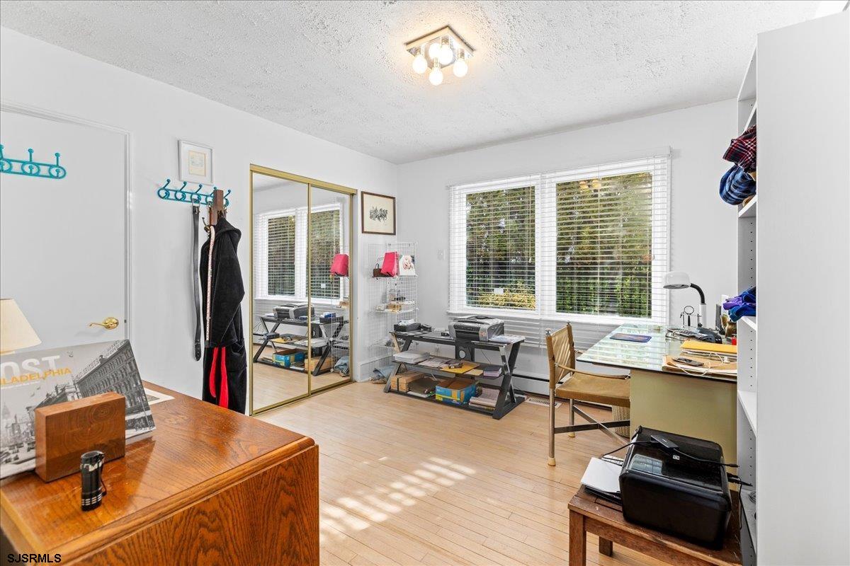 2 N Pembroke Ave